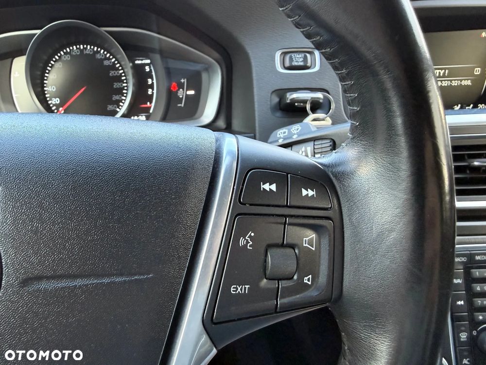 Volvo V60 D4 Momentum - 26