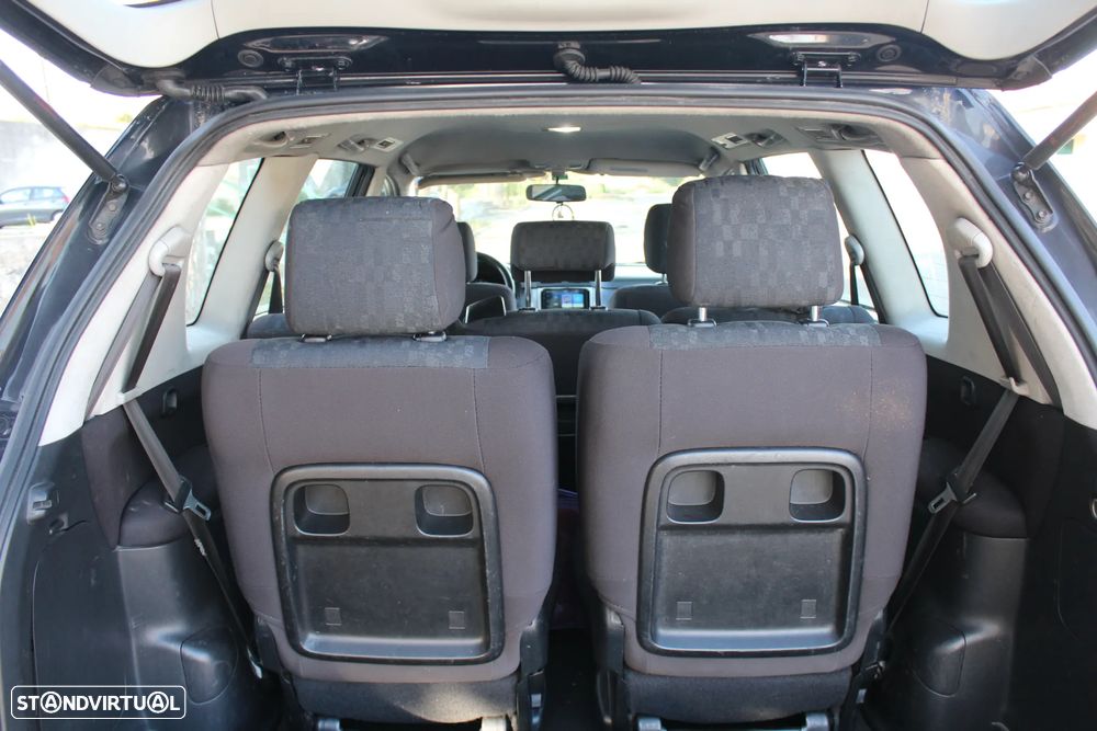 Toyota Avensis Verso 2.0 D-4D Sol - 12