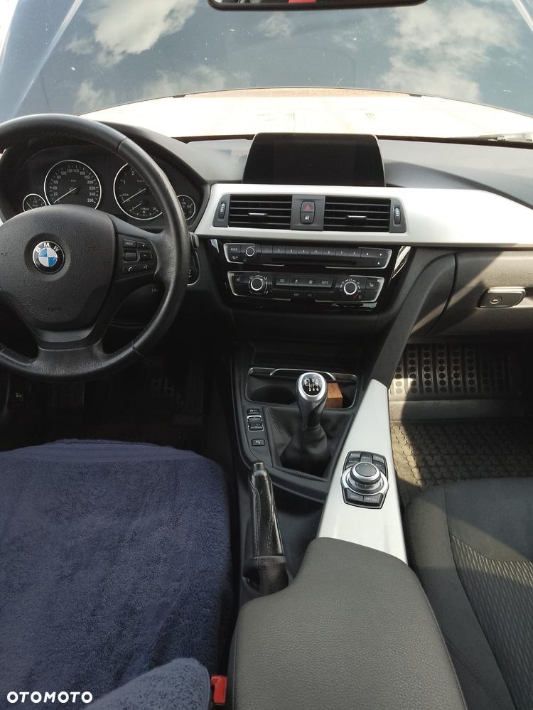 BMW Seria 3 318d - 8