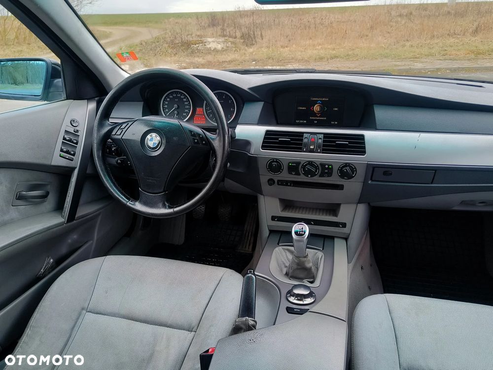 BMW Seria 5 520i - 7