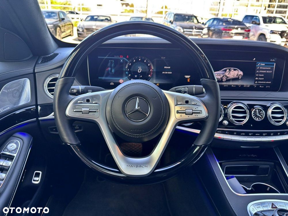 Mercedes-Benz Klasa S 560 4-Matic L 9G-TRONIC - 26