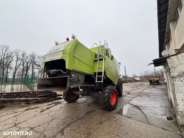 Claas Tucano 320 - 2