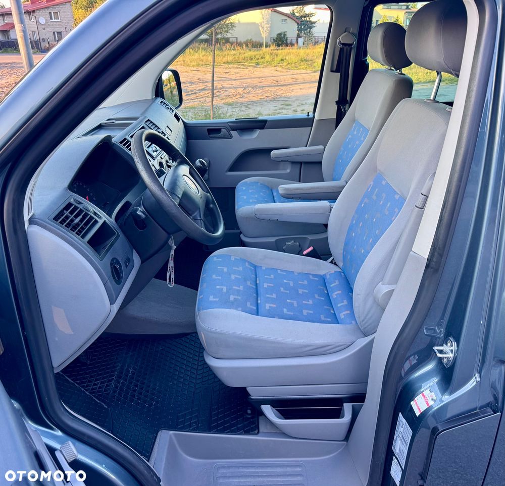 Volkswagen Multivan - 14