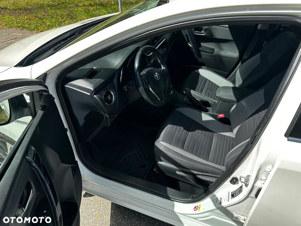 Toyota Auris - 5