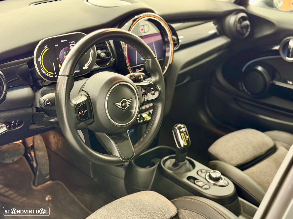 MINI 3 Portas Cooper SE Essential - 18