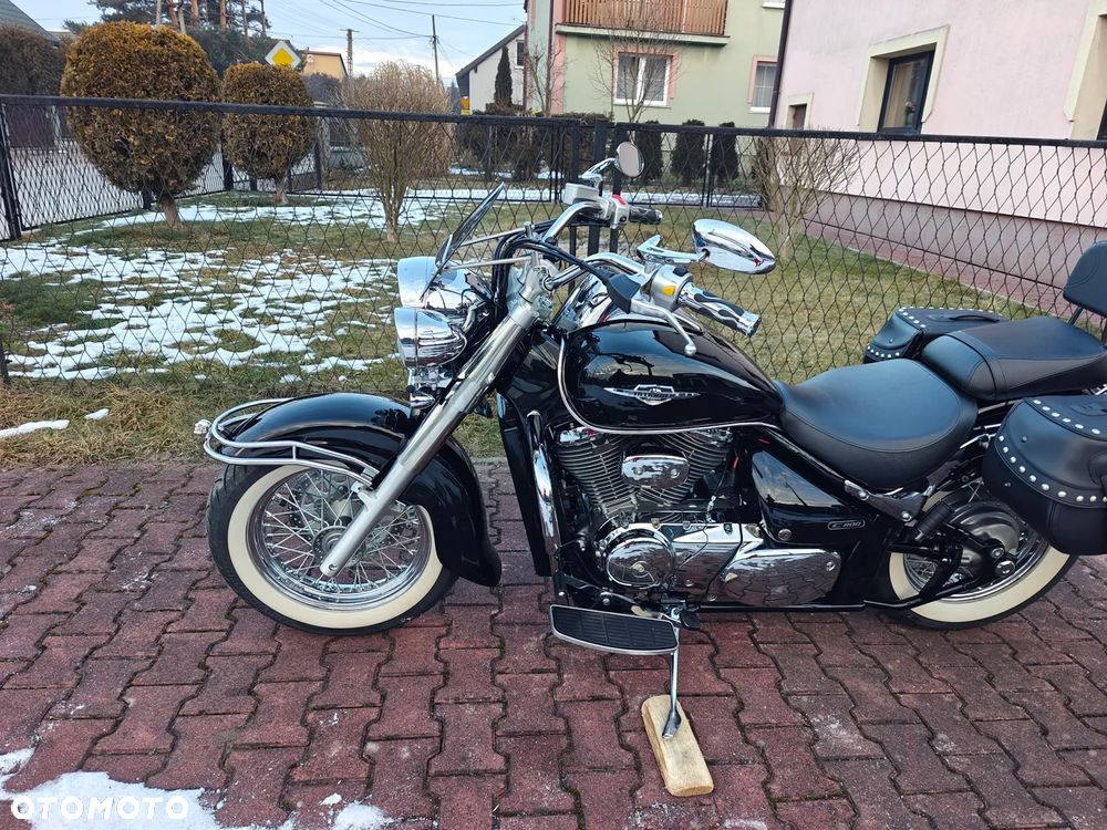 Suzuki Intruder - 19