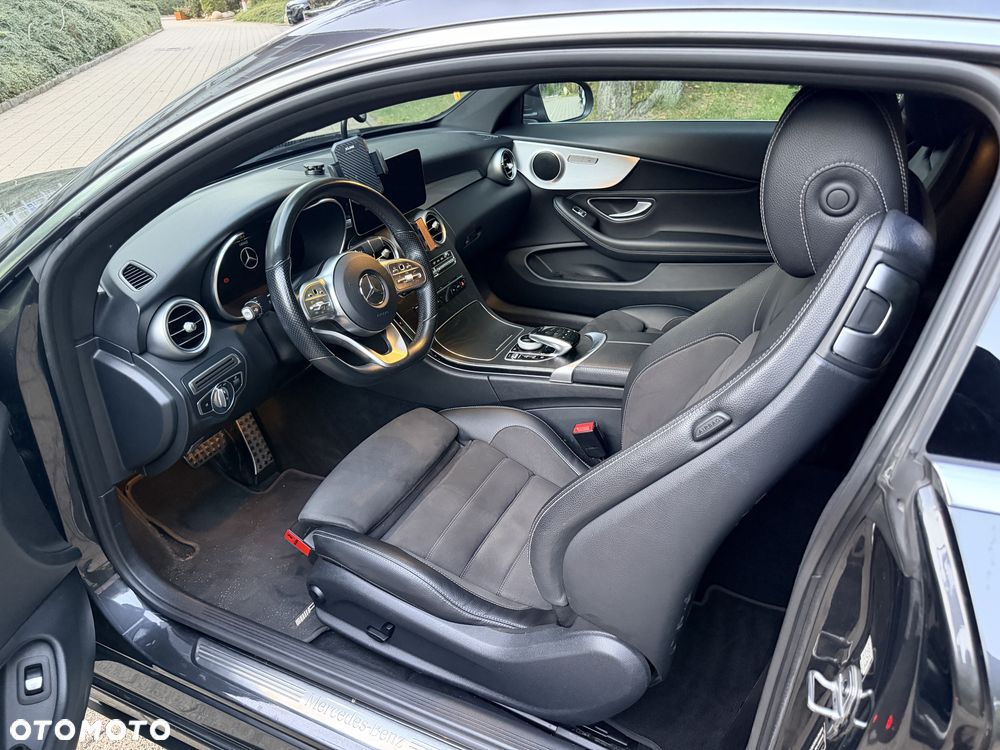 Mercedes-Benz Klasa C 200 4MATIC 9G-TRONIC - 9