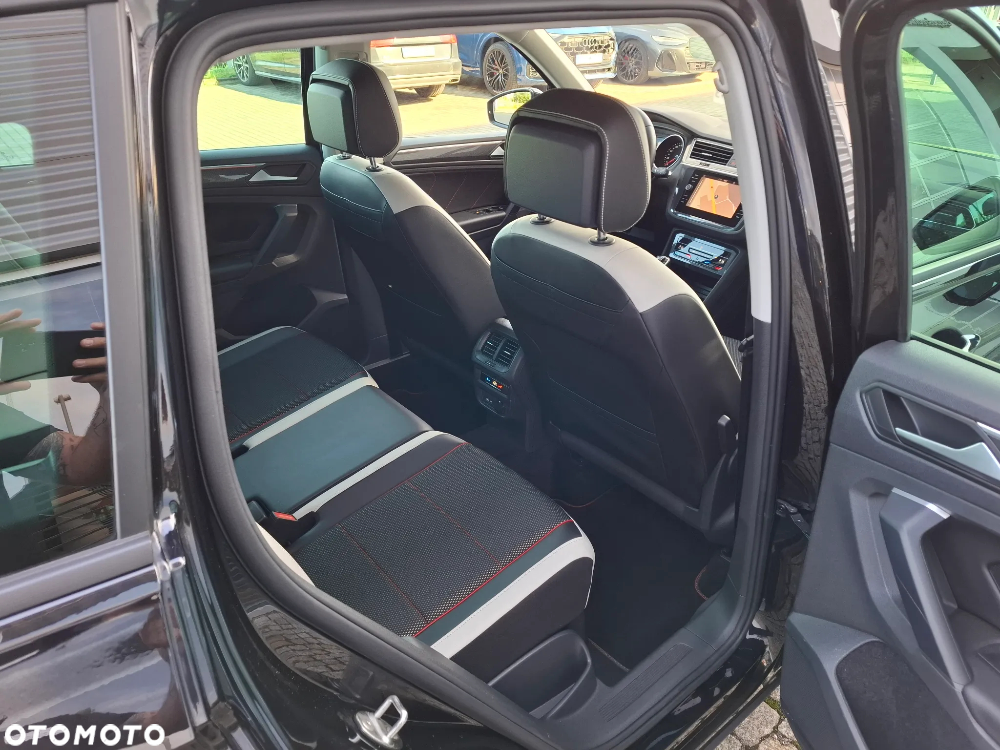 Volkswagen Tiguan 2.0 TDI SCR URBAN SPORT - 8