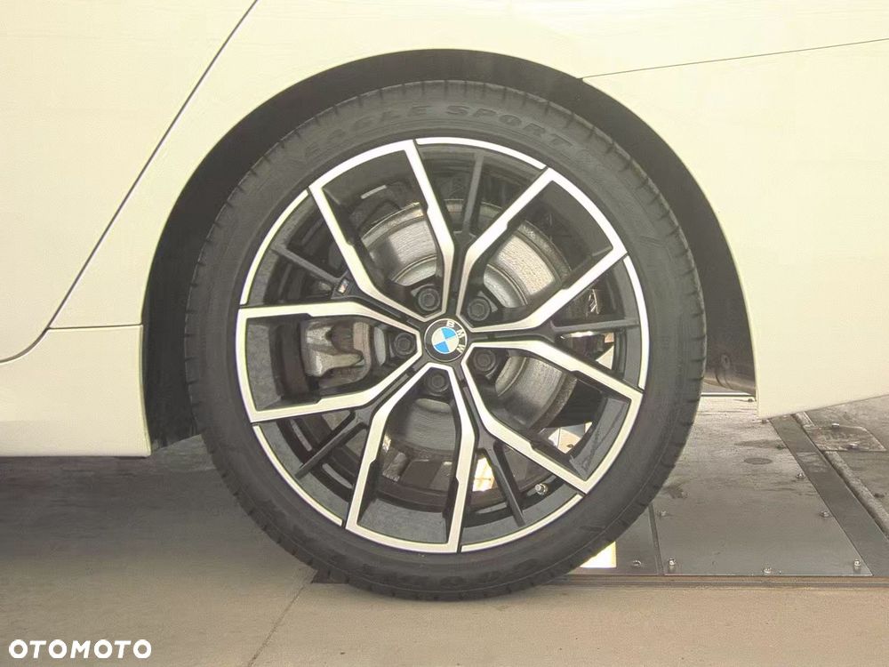 BMW Seria 5 530i xDrive mHEV M Sport sport - 15