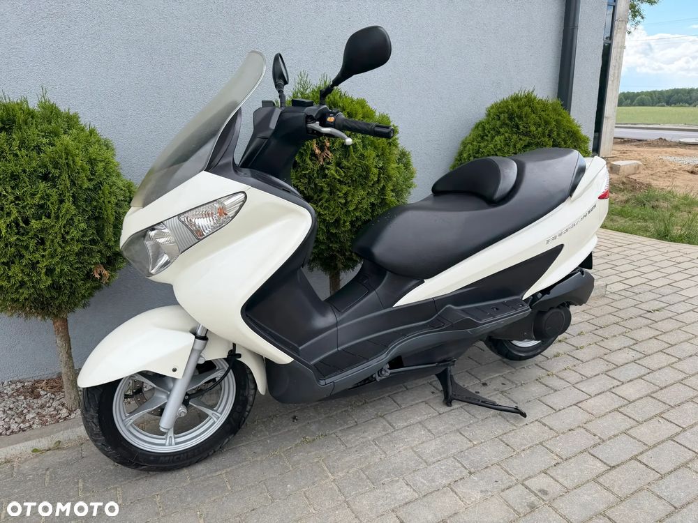 Suzuki Burgman - 7