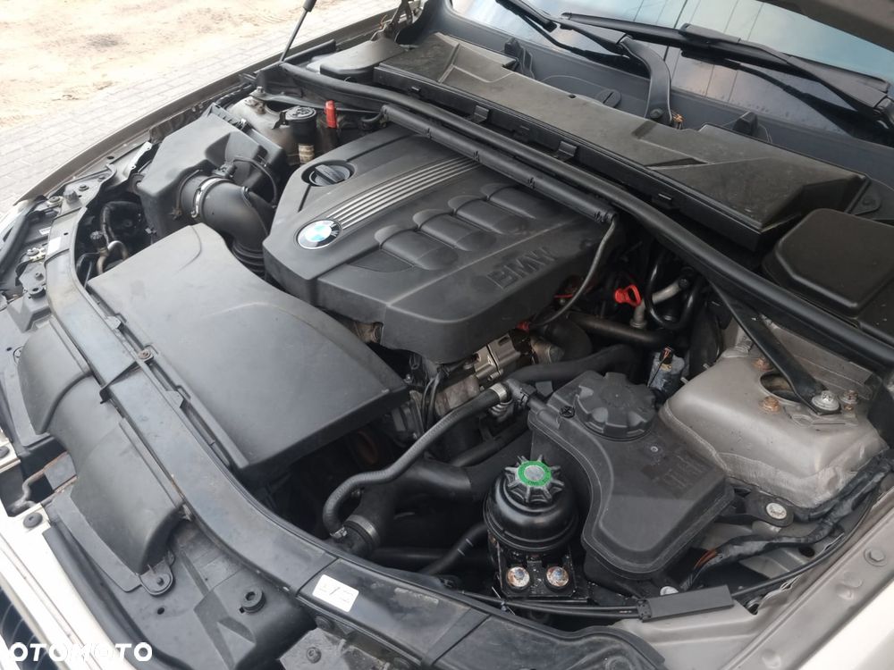 BMW Seria 3 320d DPF Edition Lifestyle - 28