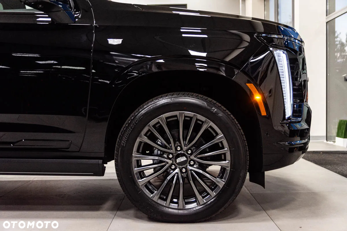 Cadillac Escalade - 3