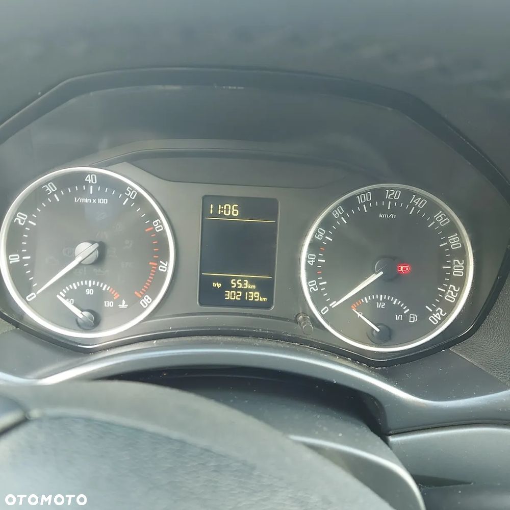 Skoda Octavia 1.6 Ambition - 6