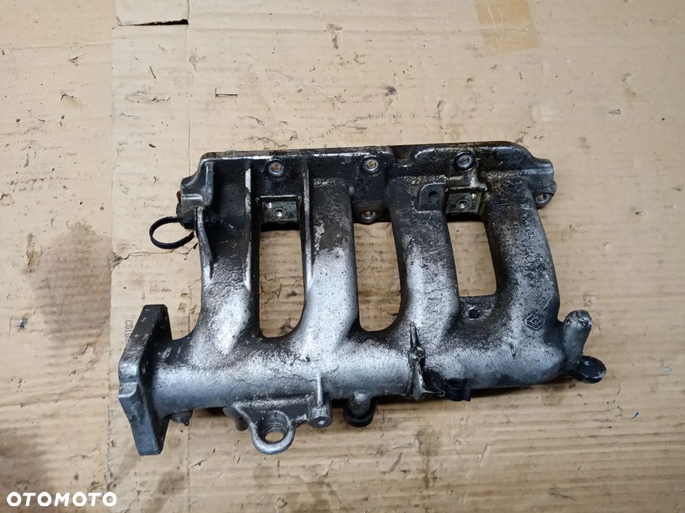 Kolektor ssący czujnik MAP Renault Clio III 8200720527 - 2