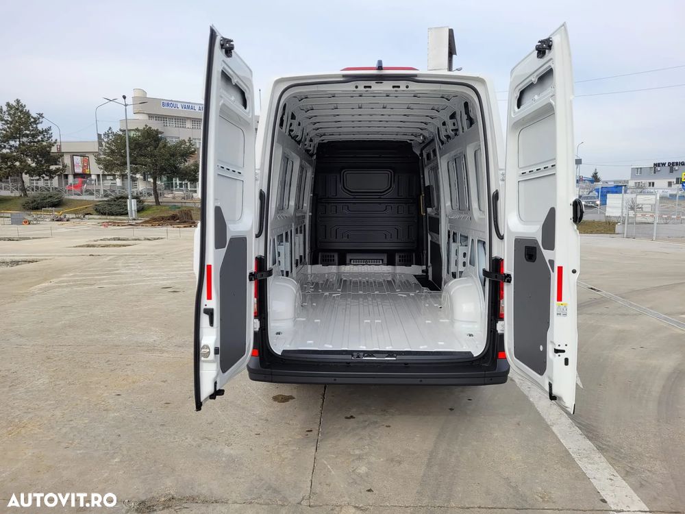 Volkswagen Crafter 3.5 Furgon L4H3 FWD - 7