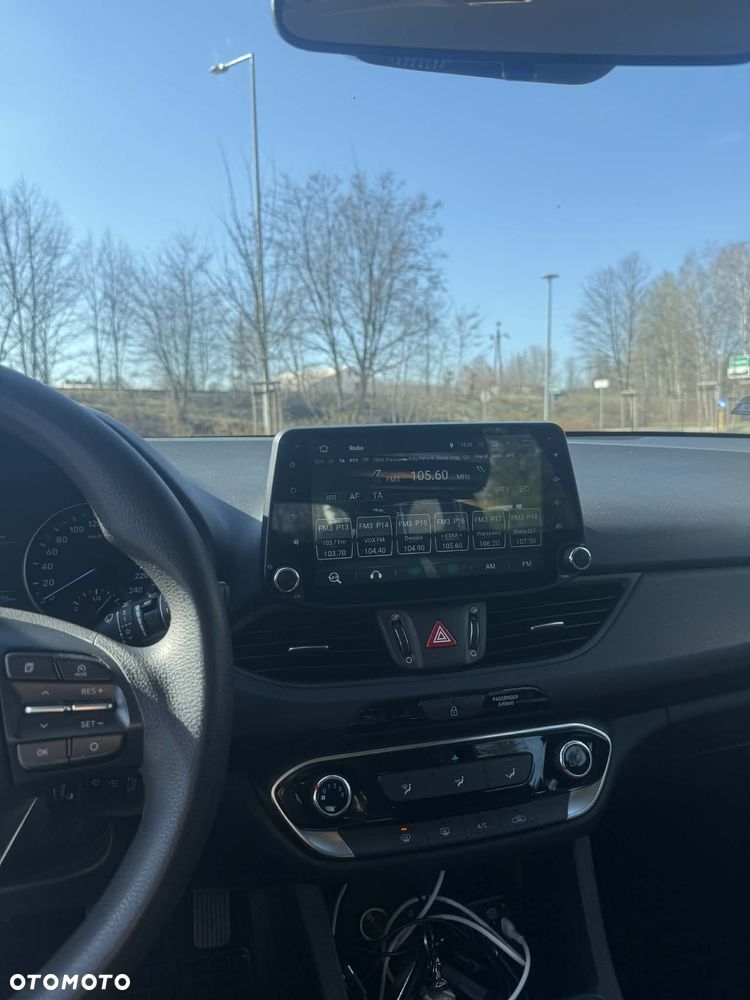 Hyundai i30 1.6 D Comfort - 12