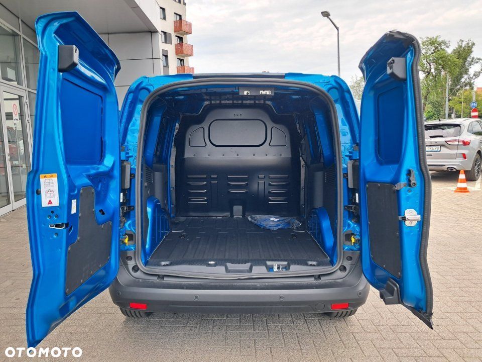 Ford Transit Courier - 20