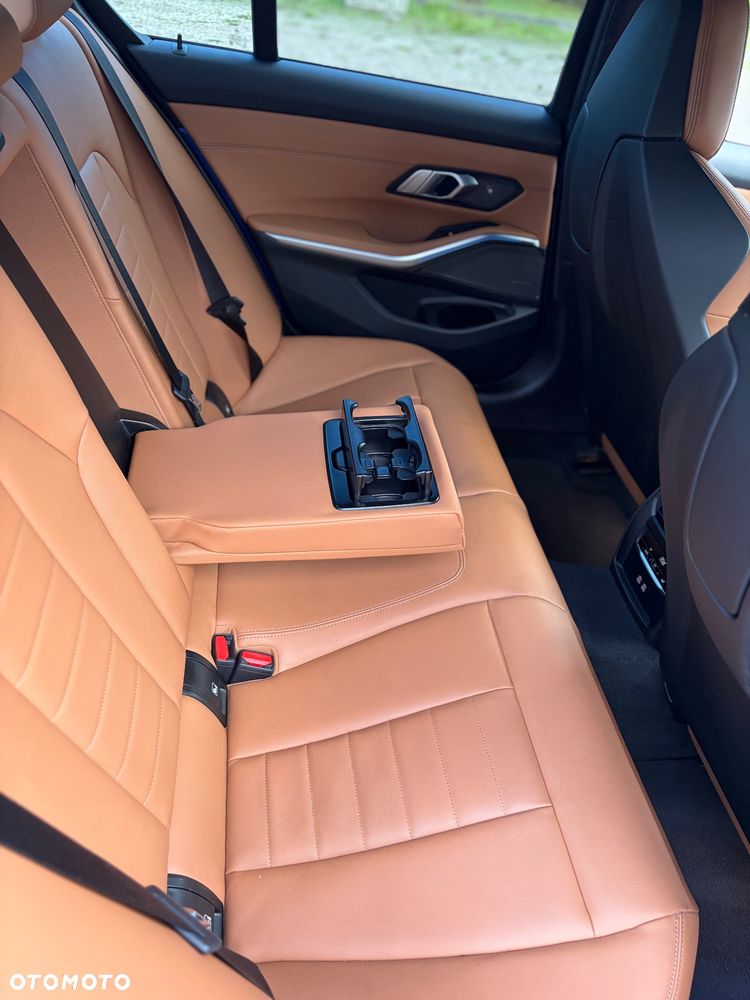 BMW Seria 3 M340i xDrive mHEV sport - 29