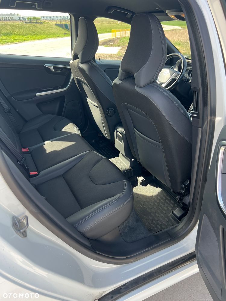 Volvo XC 60 D3 Momentum - 9