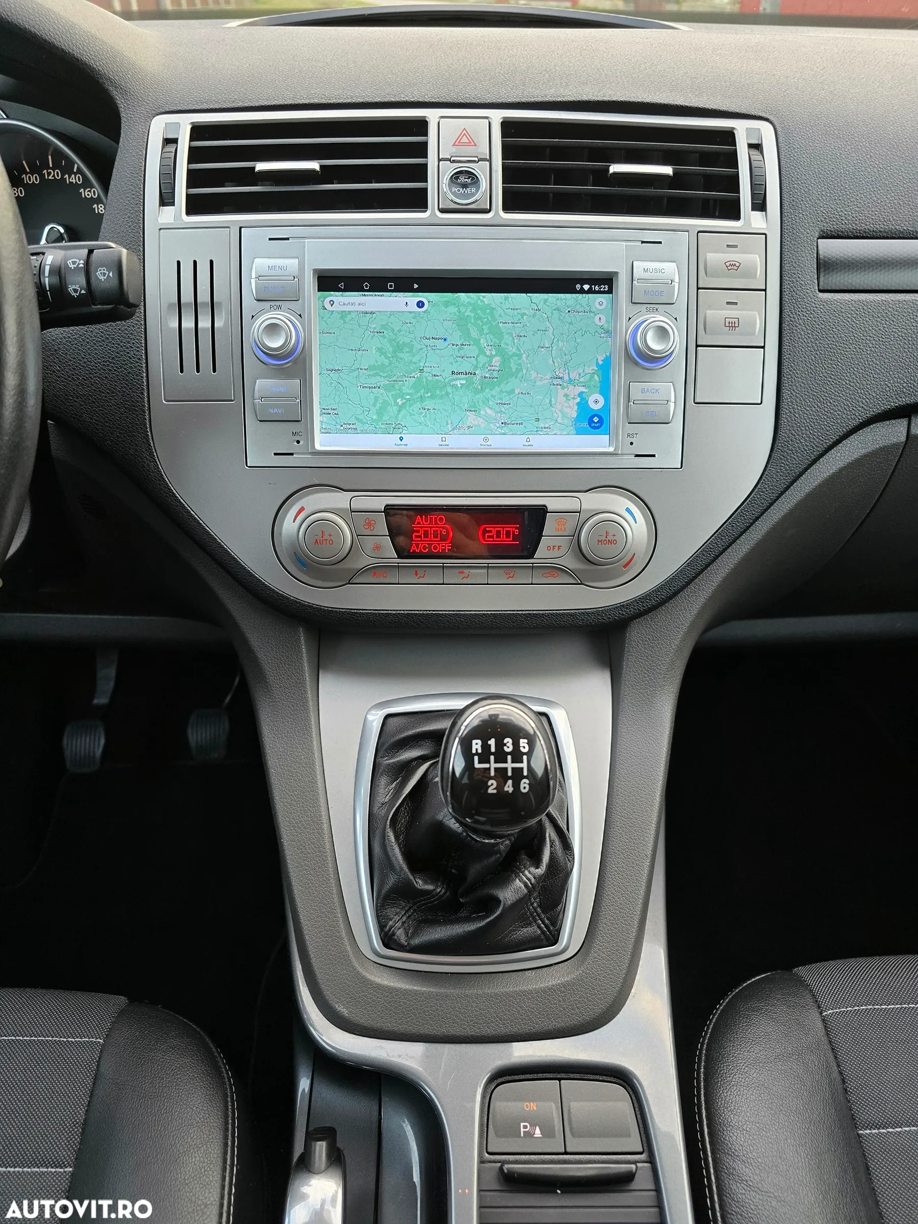 Ford Kuga 2.0 TDCi 2x4 Titanium - 22