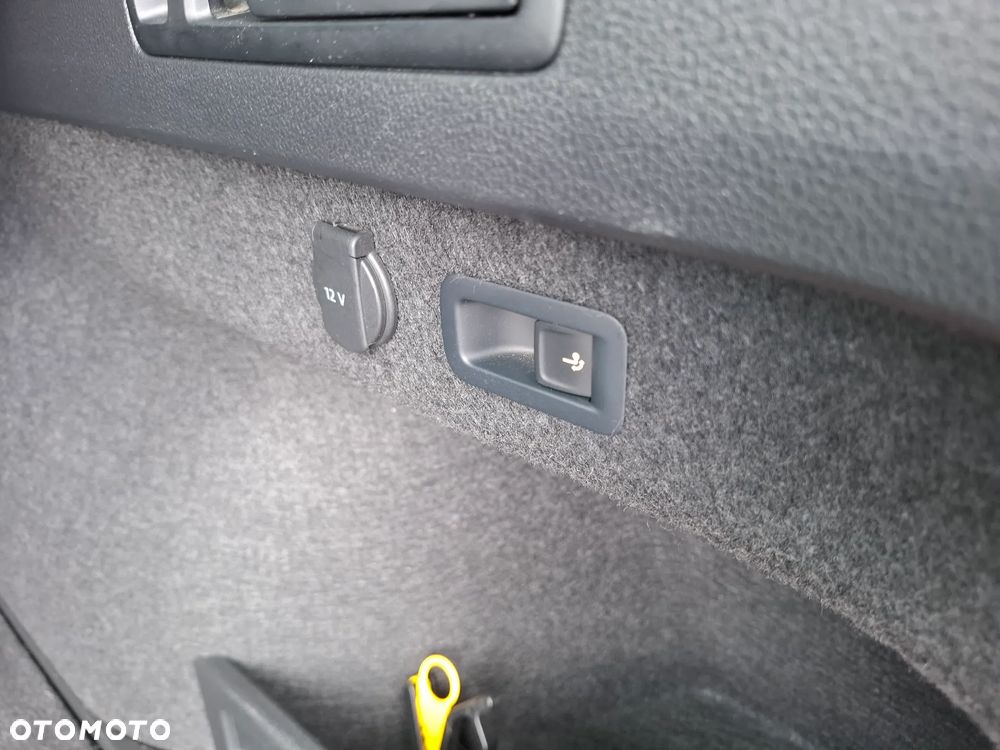 Volkswagen Passat Variant 2.0 TDI SCR Business DSG - 20