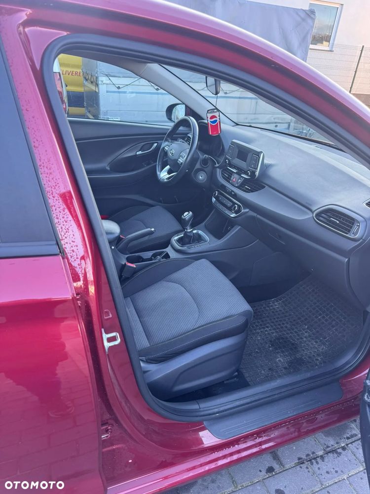 Hyundai i30 1.5 DPI Classic + - 10