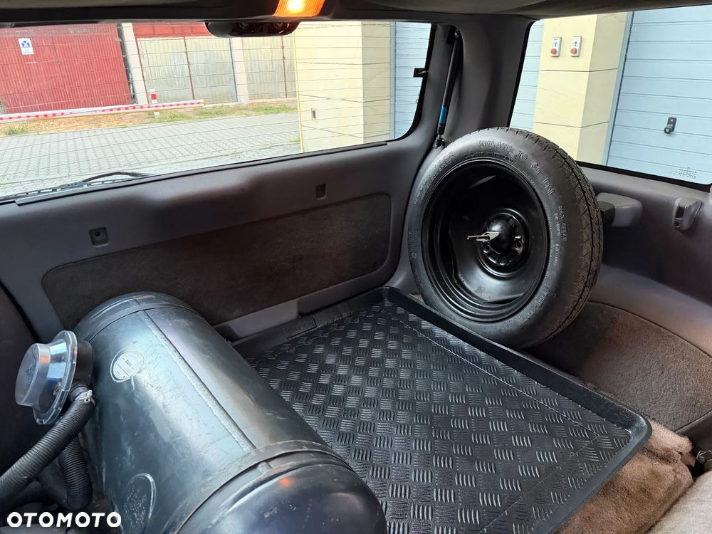 Jeep Grand Cherokee - 19