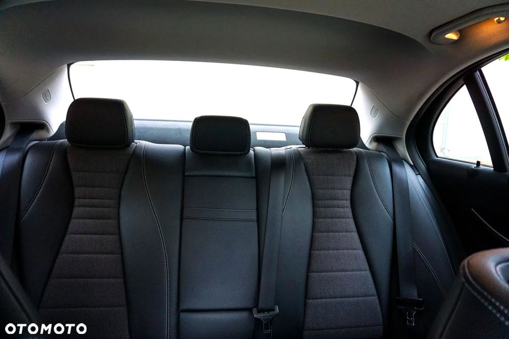 Mercedes-Benz Klasa E 200 CGI BlueEFFICIENCY Automatik Avantgarde - 36