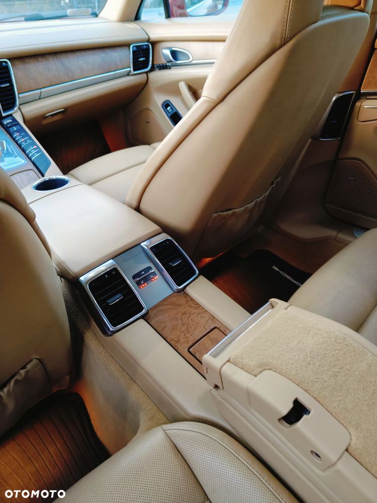 Porsche Panamera 4S - 21