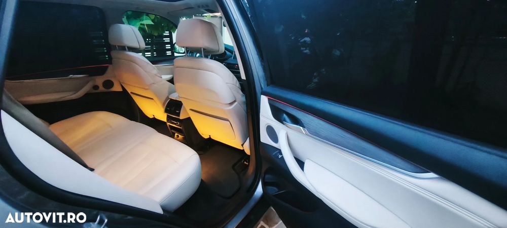 BMW X5 xDrive35i - 7