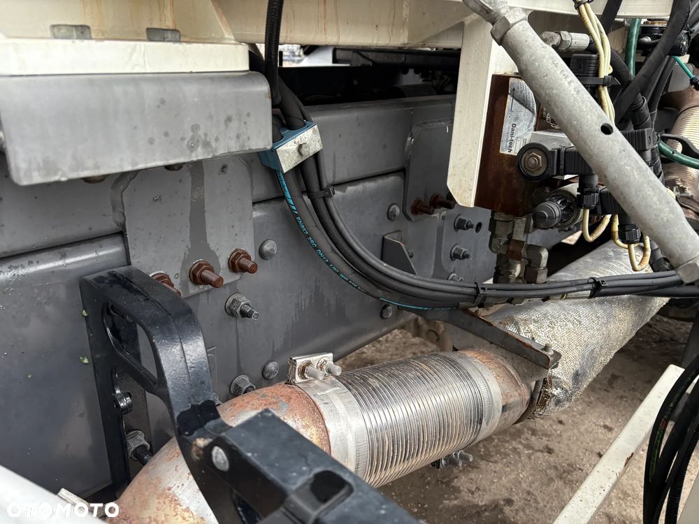 Volvo FM 330 EEV 6x2 / śmieciarka / 3 komory - 24