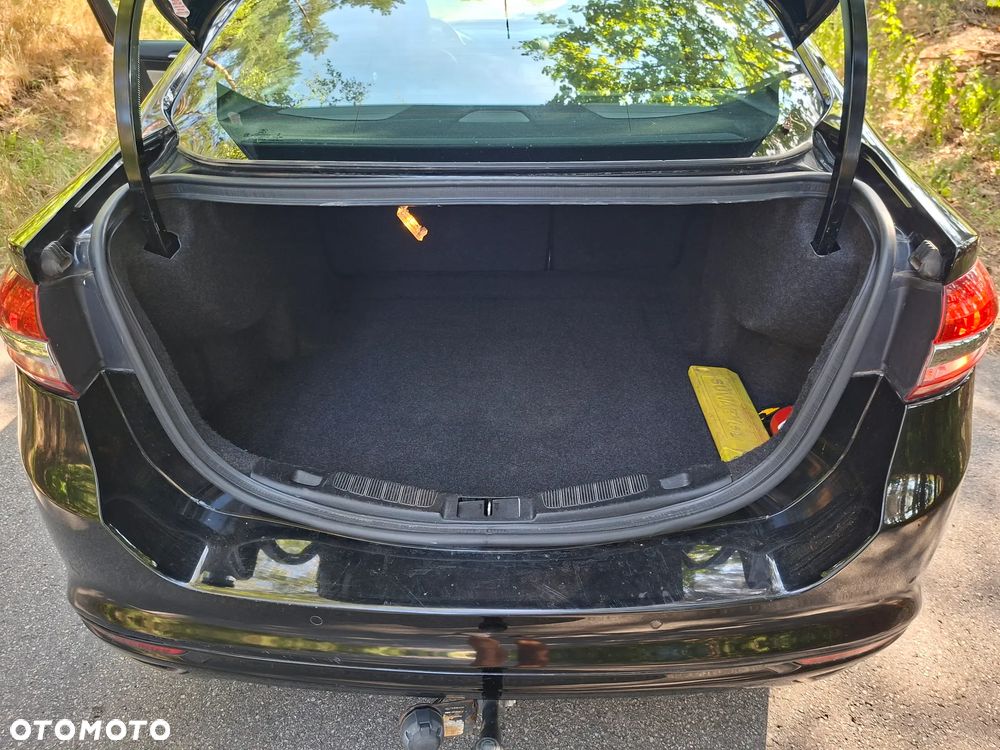 Ford Fusion - 10