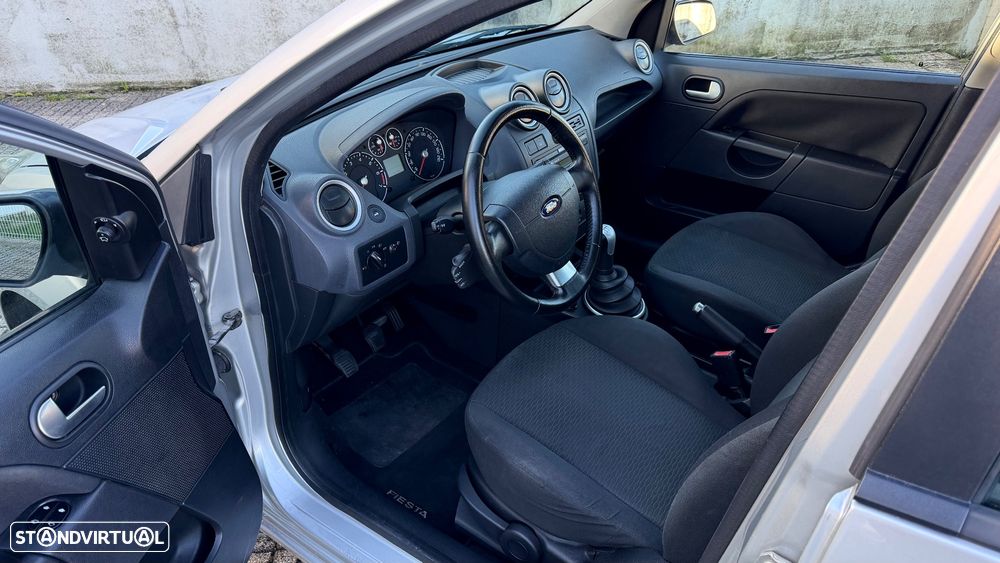 Ford Fiesta 1.25 Ghia - 6
