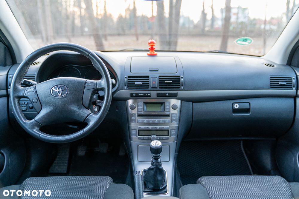 Toyota Avensis 2.0 D-4D - 6