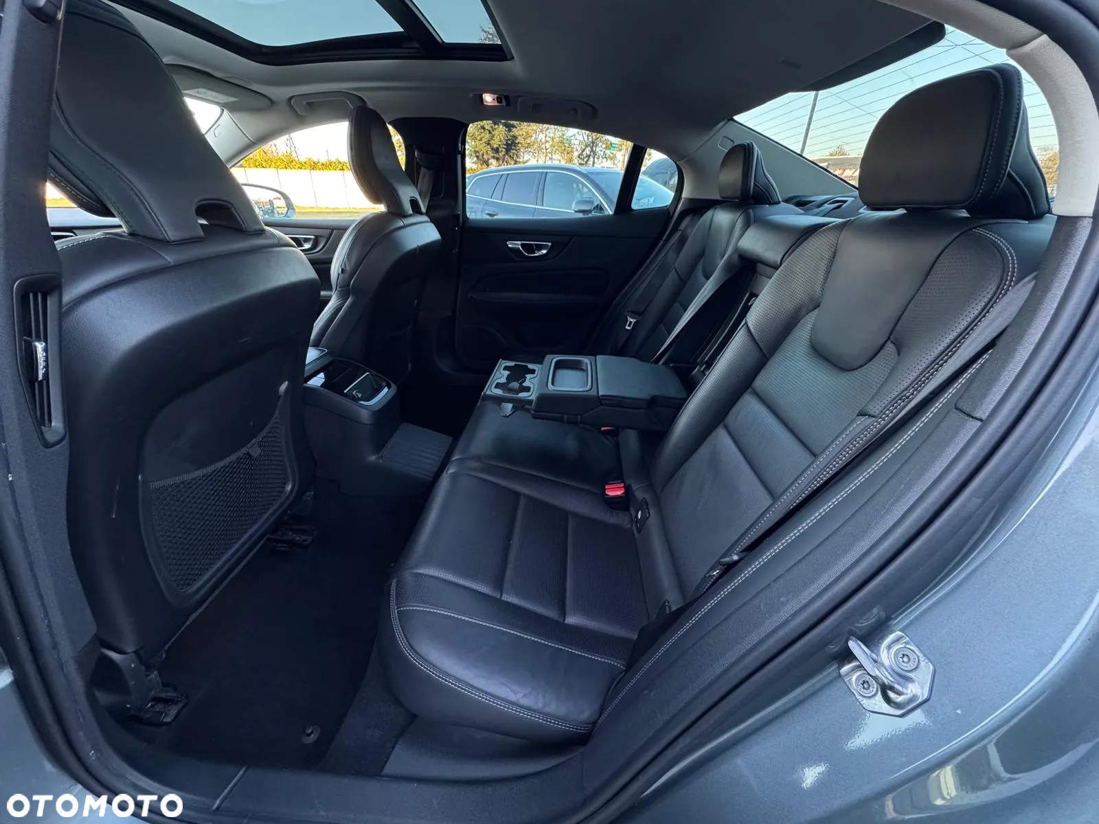 Volvo S60 T8 Twin Engine AWD Geartronic Inscription - 24