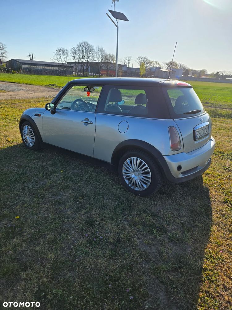 MINI Cooper Standard - 3