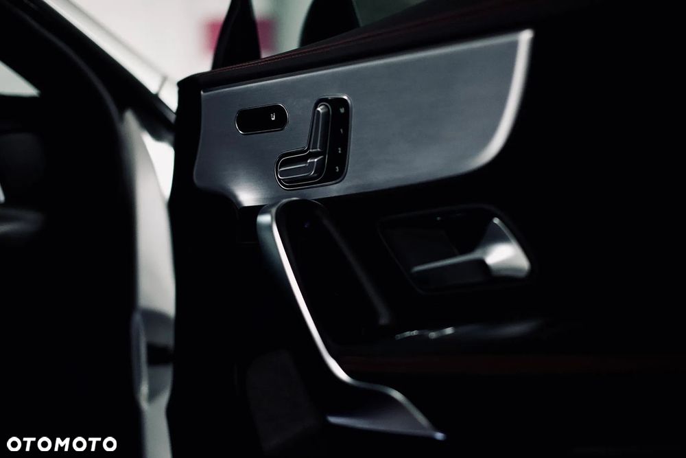 Mercedes-Benz CLA - 16