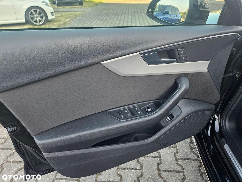 Audi A4 Avant 40 TFSI S tronic - 19