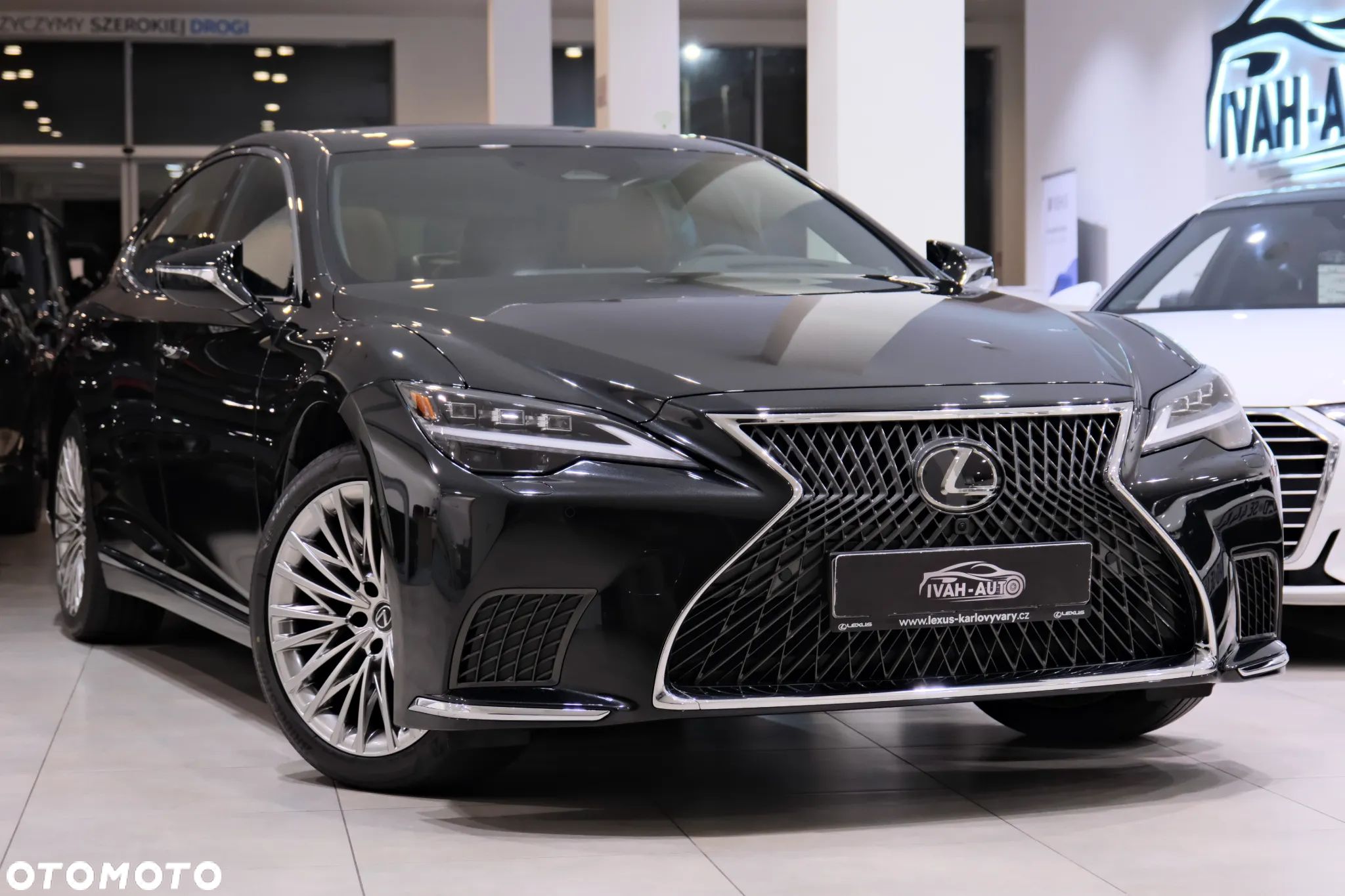 Lexus LS - 1