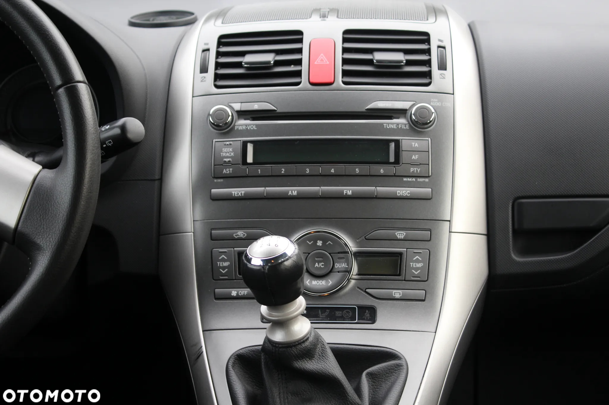 Toyota Auris 1.33 VVT-i Luna - 24