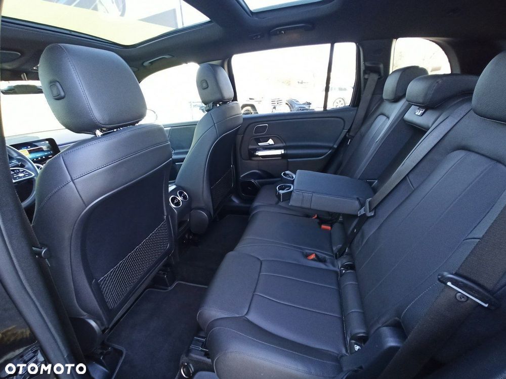 Mercedes-Benz GLB - 8