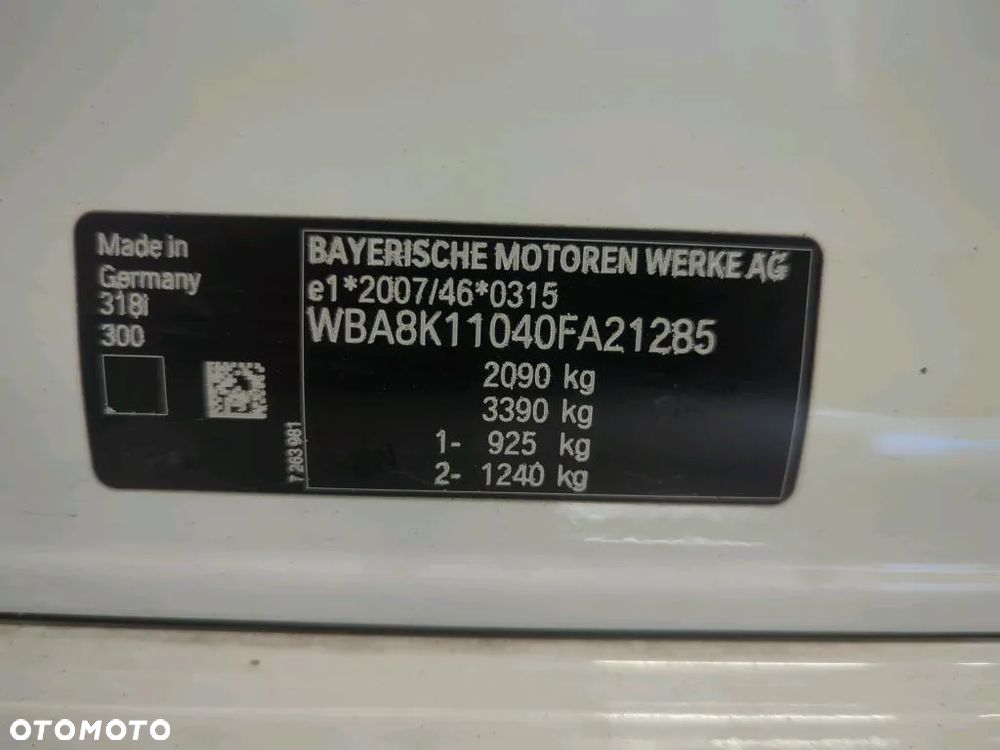 BMW Seria 3 318i - 17