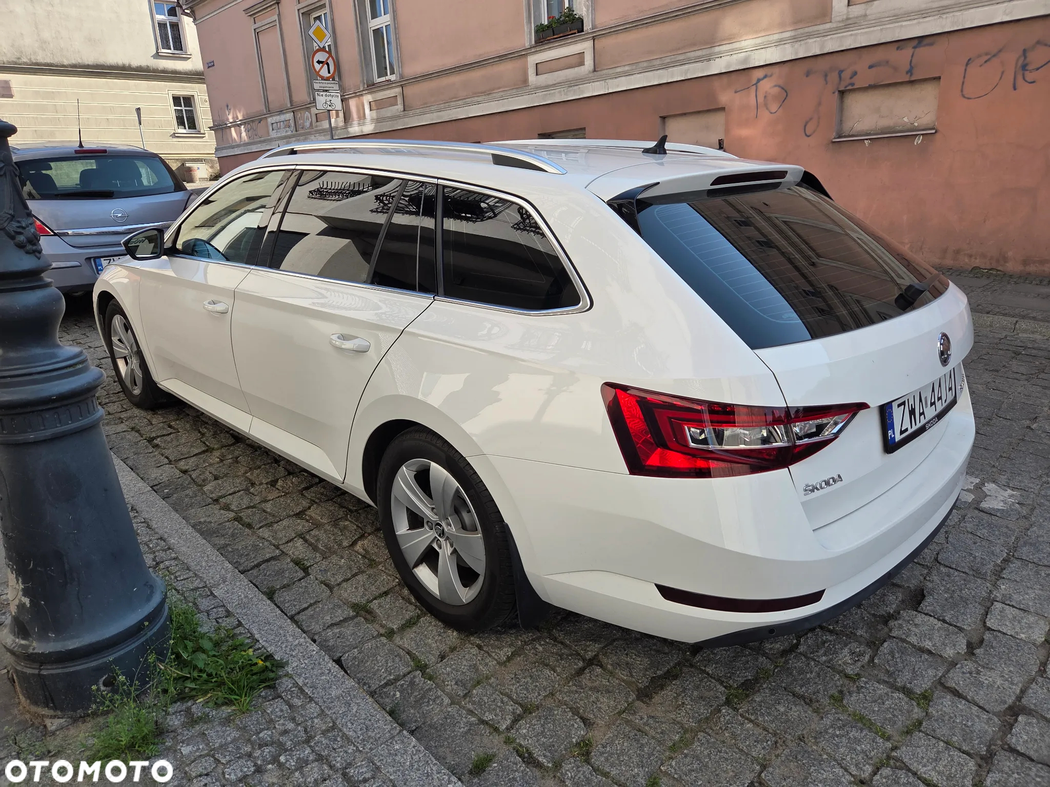 Skoda Superb 2.0 TDI Ambition - 4
