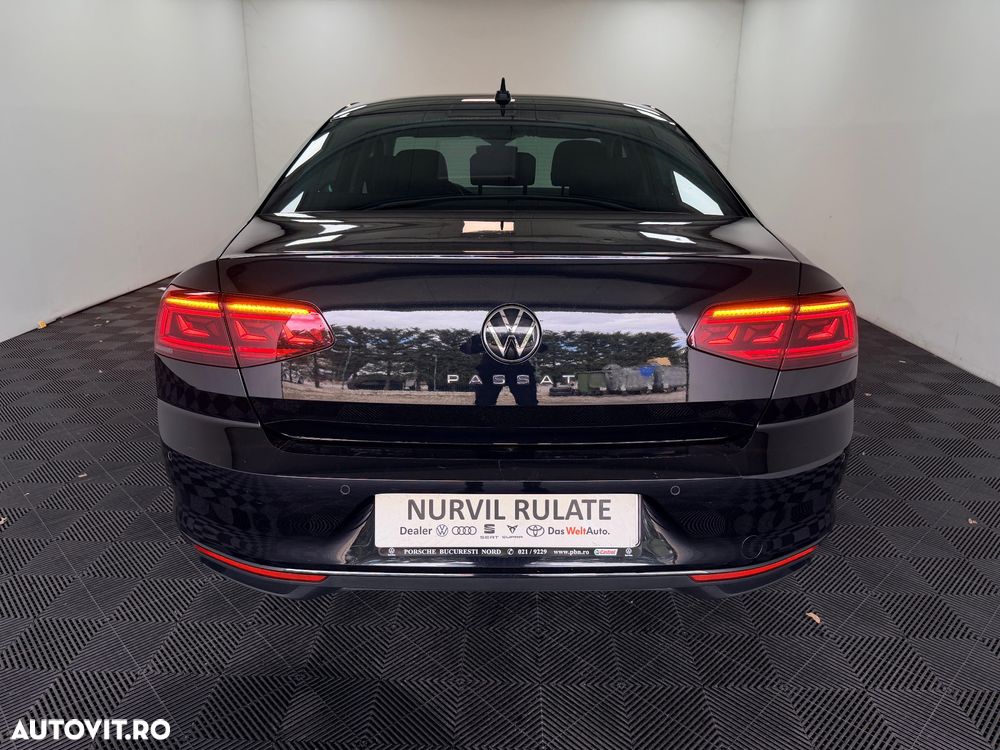 Volkswagen Passat 2.0 TDI DSG Highline - 27