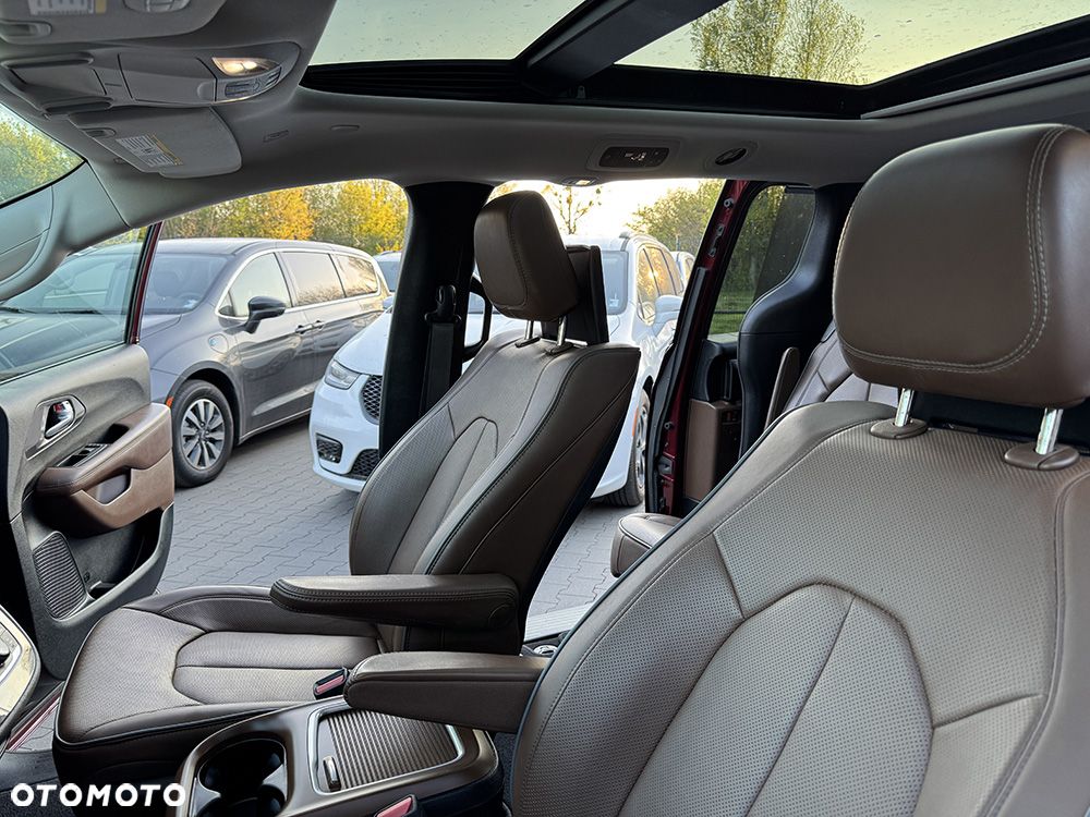 Chrysler Pacifica - 28