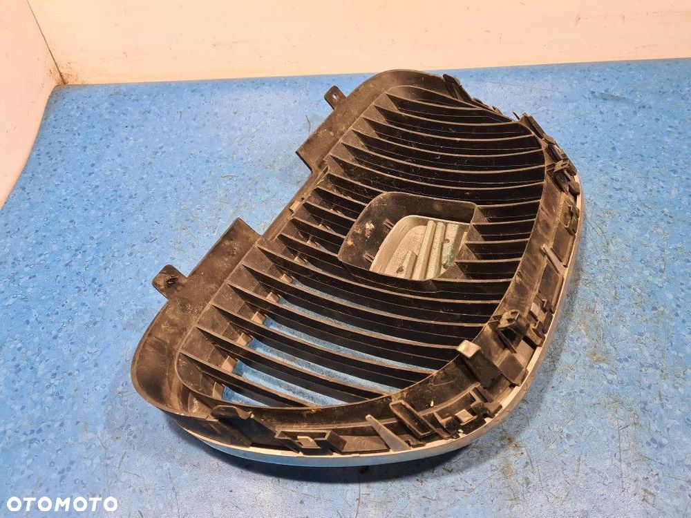SEAT ALTEA  I ATRAPA / GRILL - 7