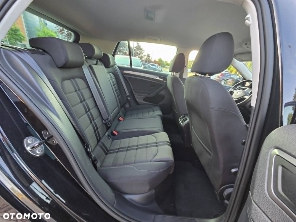 Volkswagen Golf - 12