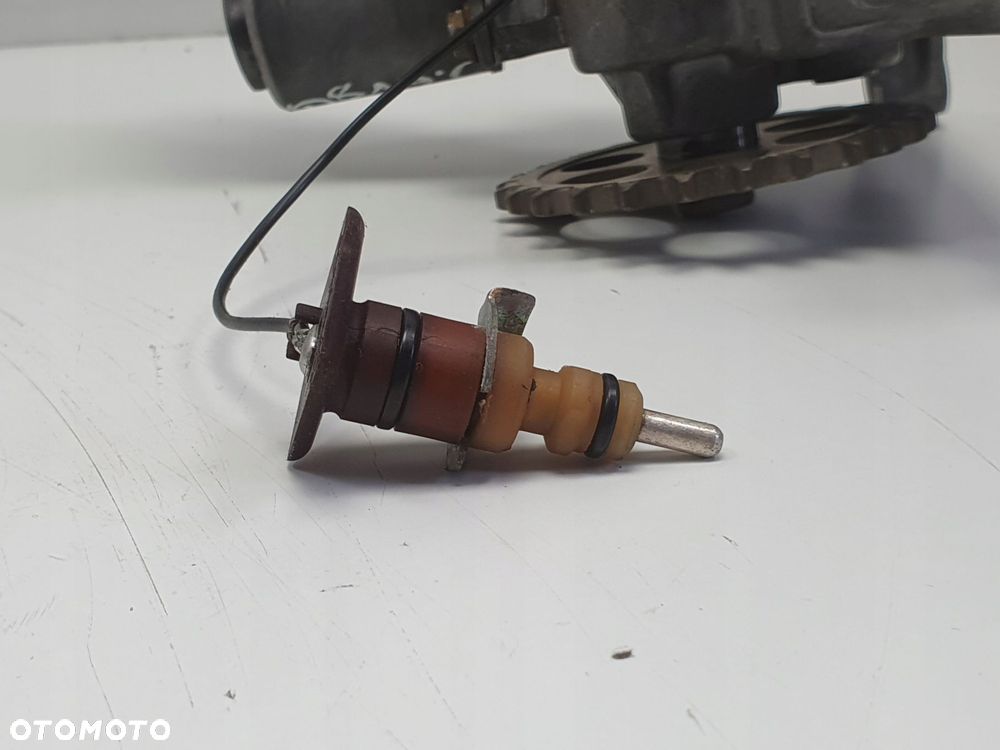 Mercedes W126 C126 5.6 V8 560 SEC POMPA OLEJU olejowa R1171860401 - 6