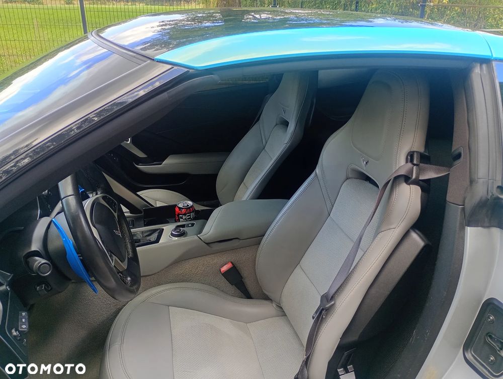 Chevrolet Corvette - 17