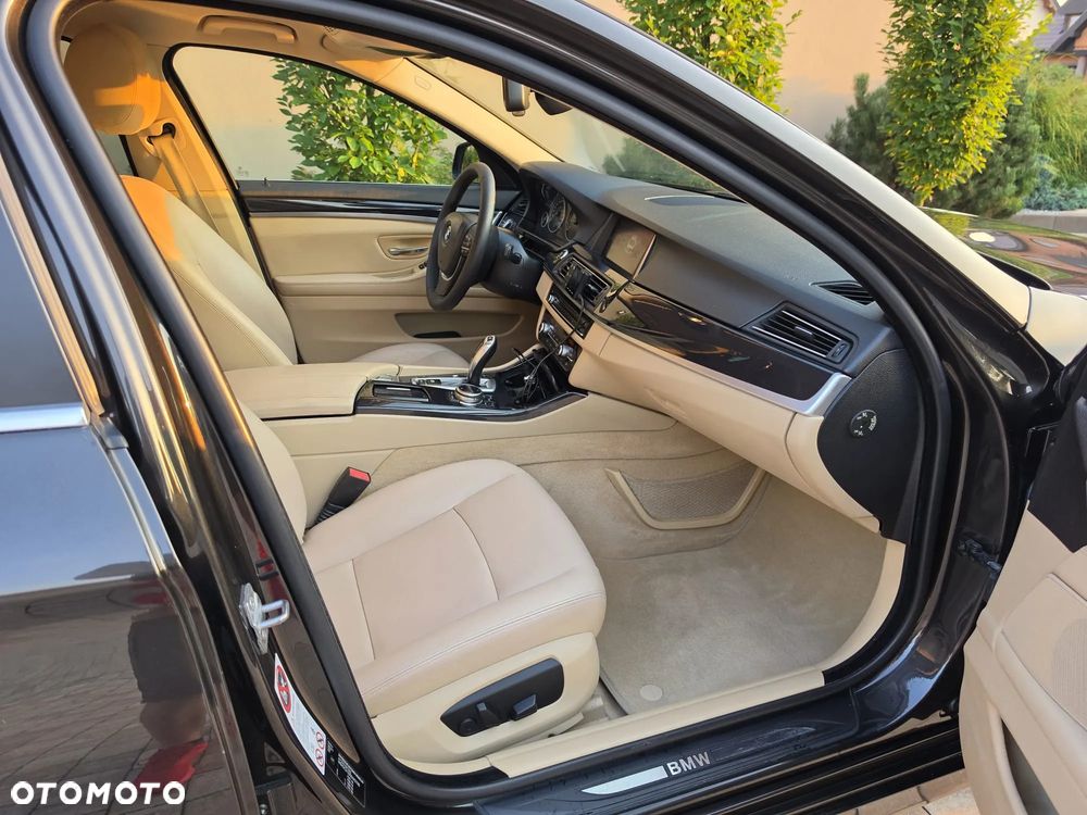 BMW Seria 5 520d - 12